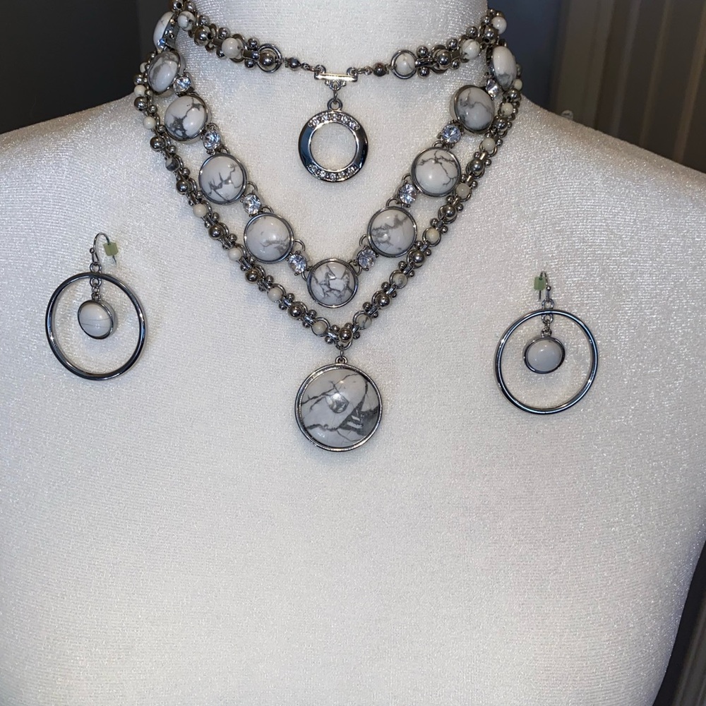 White House Black Market Marble-Inspired Necklace Set